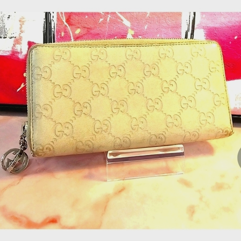 Gucci Cream Wallet with Gold Accents